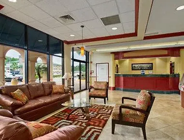 Days Inn & Suites By Wyndham Orlando Airport
